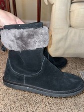 Ugg Boots girls sz. 4 black w/gray fur foldover back charm design furry boots. F