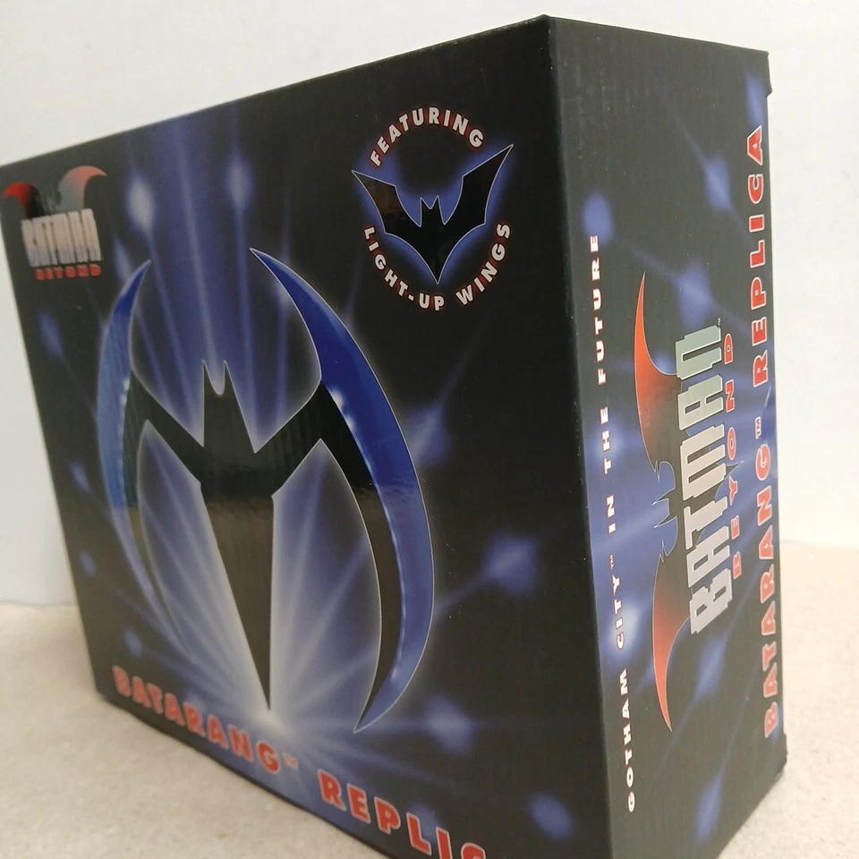 RÉPLICA NECA Batman Beyond BATARANG •Excelente Estado• Alas LED Iluminadas 2022 Foto 4 de 4