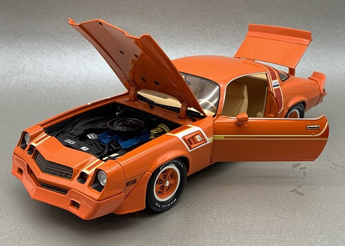 Chevrolet Camaro Z28 Hugger Maßstab 1:18 Greenlight Limitierte Edition OVP NEU - Bild 4 von 8