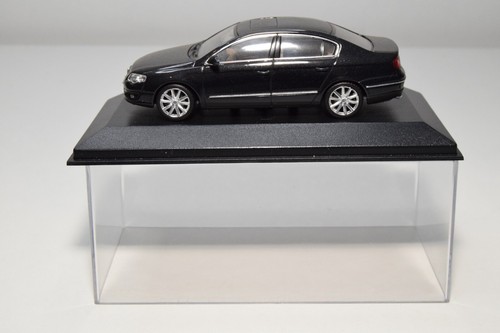 B38 1:43 MINICHAMPS VW VOLKSWAGEN PASSAT SALOON LIMOUSINE BLACK DEALER VNMIB - Picture 2 of 19