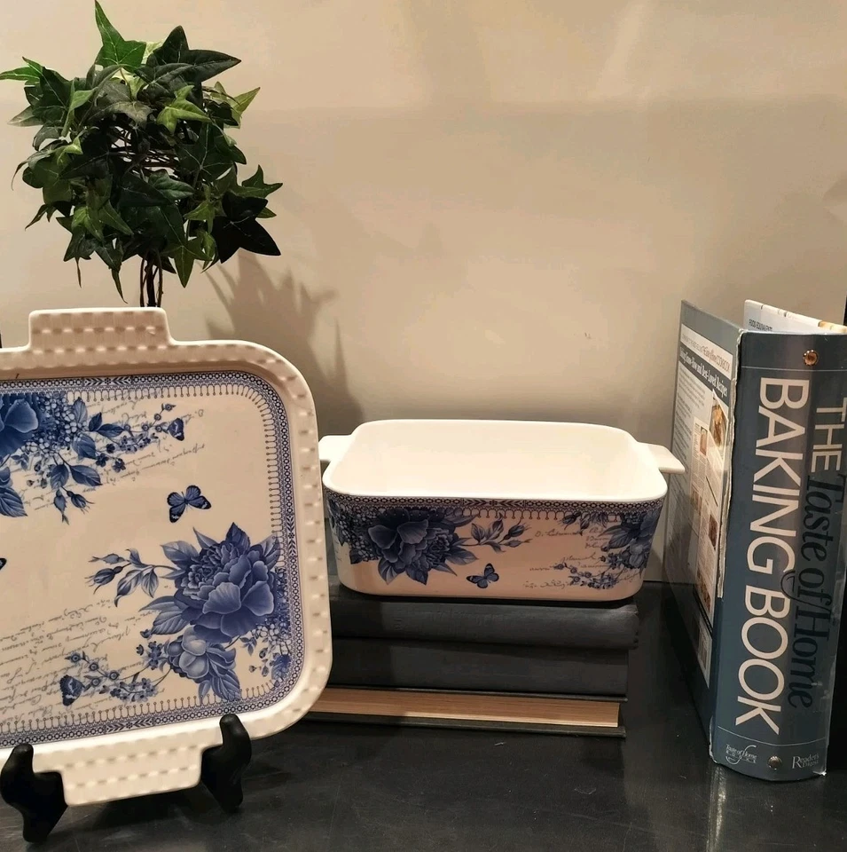 Plato de panadero Grace's Pantry cuadrado con tapa; blanco/azul; ¡usado en excelente estado! Precioso! Foto 2 de 4