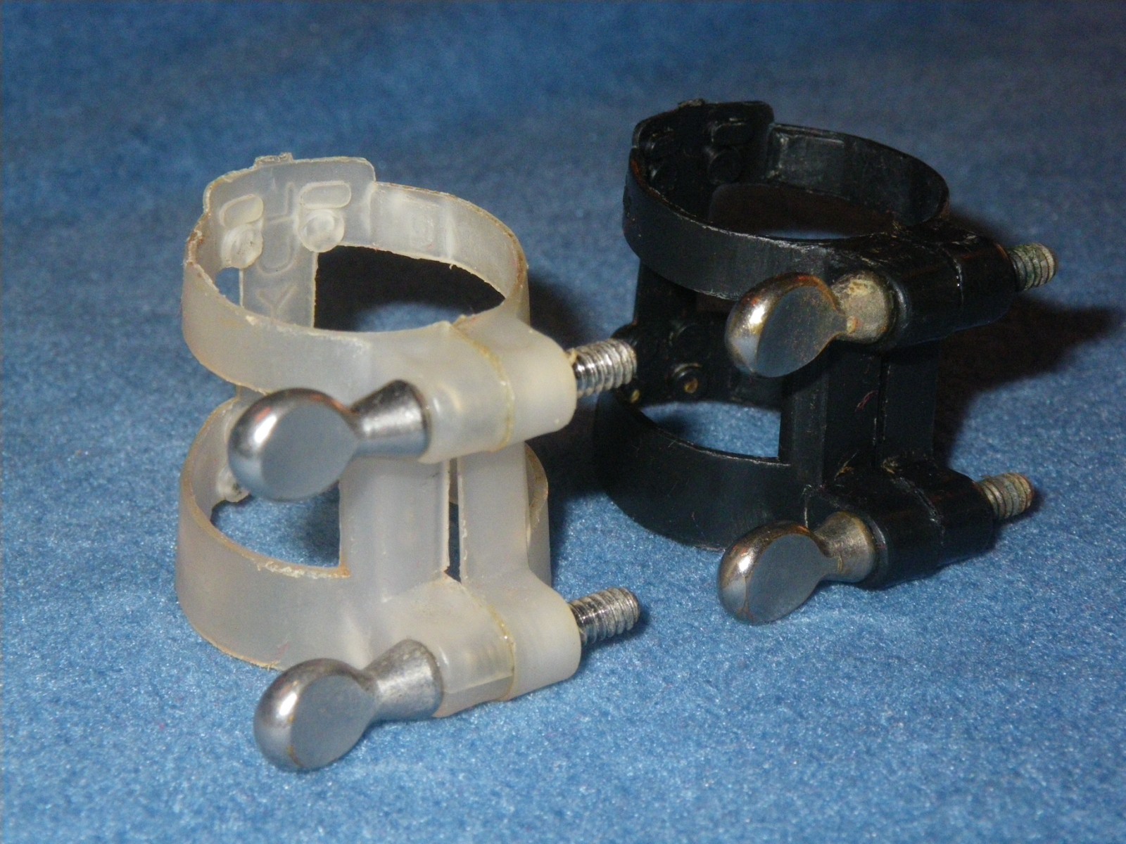 2 LUYBEN Bb SOPRANO CLARINET LIGATURE - BLACK & TRANSLUCENT WHITE OPAQUE PLASTIC