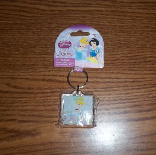¡Llavero Disney Princesa Cenicienta Lucita! ¡Gran regalo! - Imagen 3 de 4