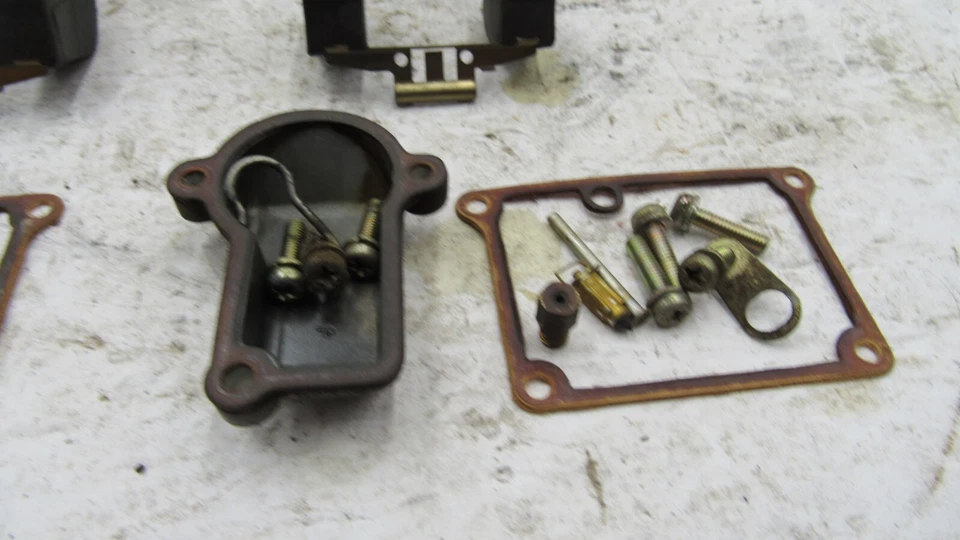 Juego de carburadores Yamaha RZ350 1984 OEM Foto 3 de 4