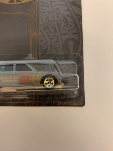 Coche fundido a presión Hot Wheels Satin and Chrome 1971 Datsun 510 Wagon 1:64 #2 de 6 - Imagen 3 de 8