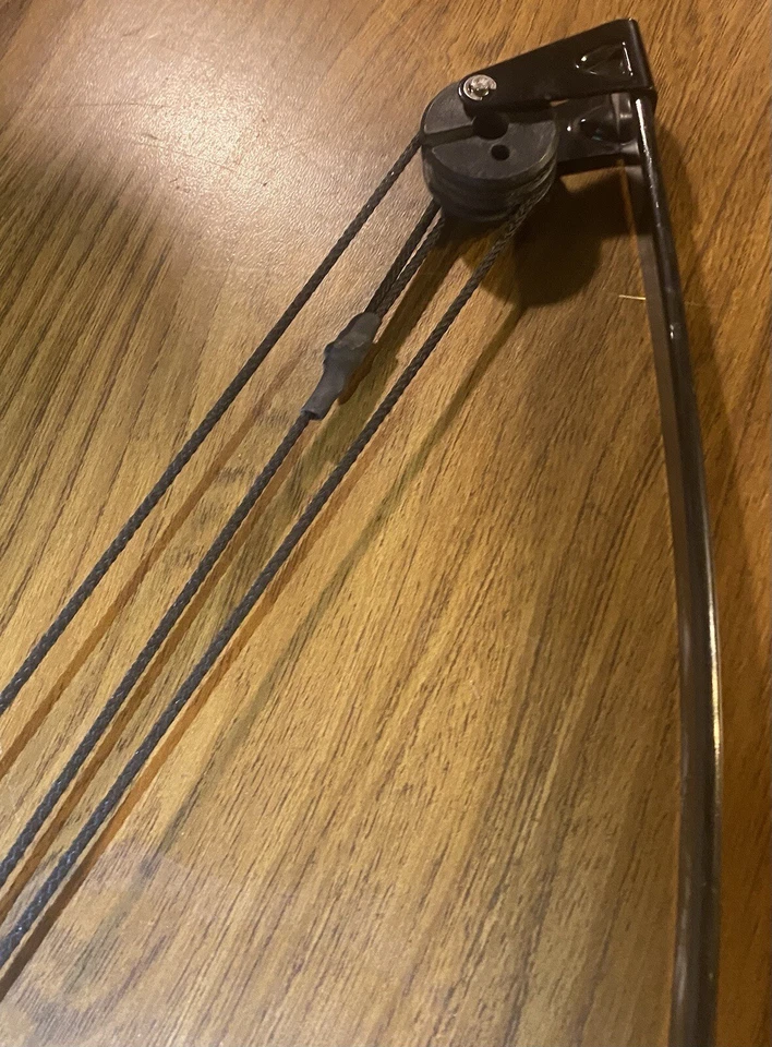 Arco e flecha composto Barnett Lil Banshee Youth 34"" preto - Imagem 4 de 4