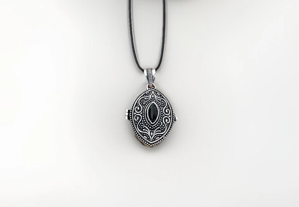 Collar Colgante Medallón Ónix Negro Estilo Vintage - Chapado en Ley 925 - Nuevo Foto 3 de 4