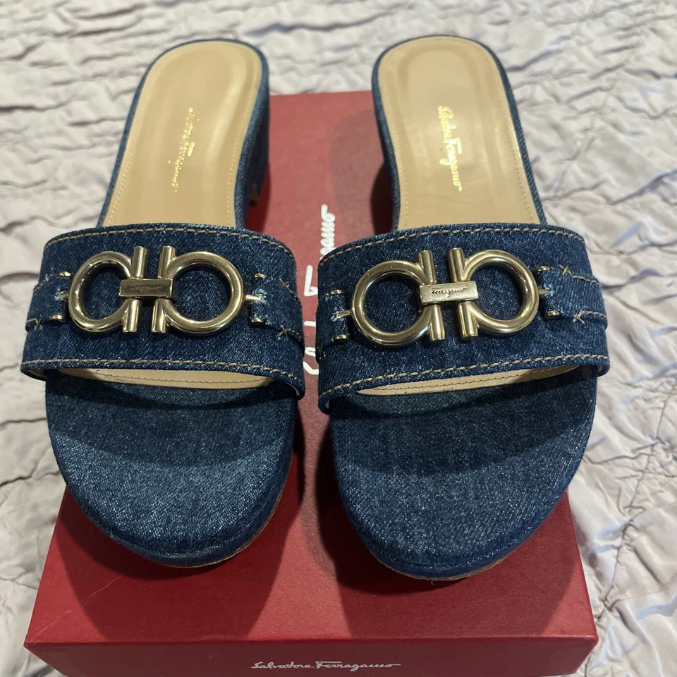 Salvatore Ferragamo Mujer Denim Slide On Philein Sandalias Zapatos Azul Talla 10 Usado en Excelente Condición Foto 2 de 4