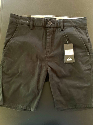 Quiksilver Boy s Black Solid Chino Shorts Cotton Flat Front Button Pockets Logo