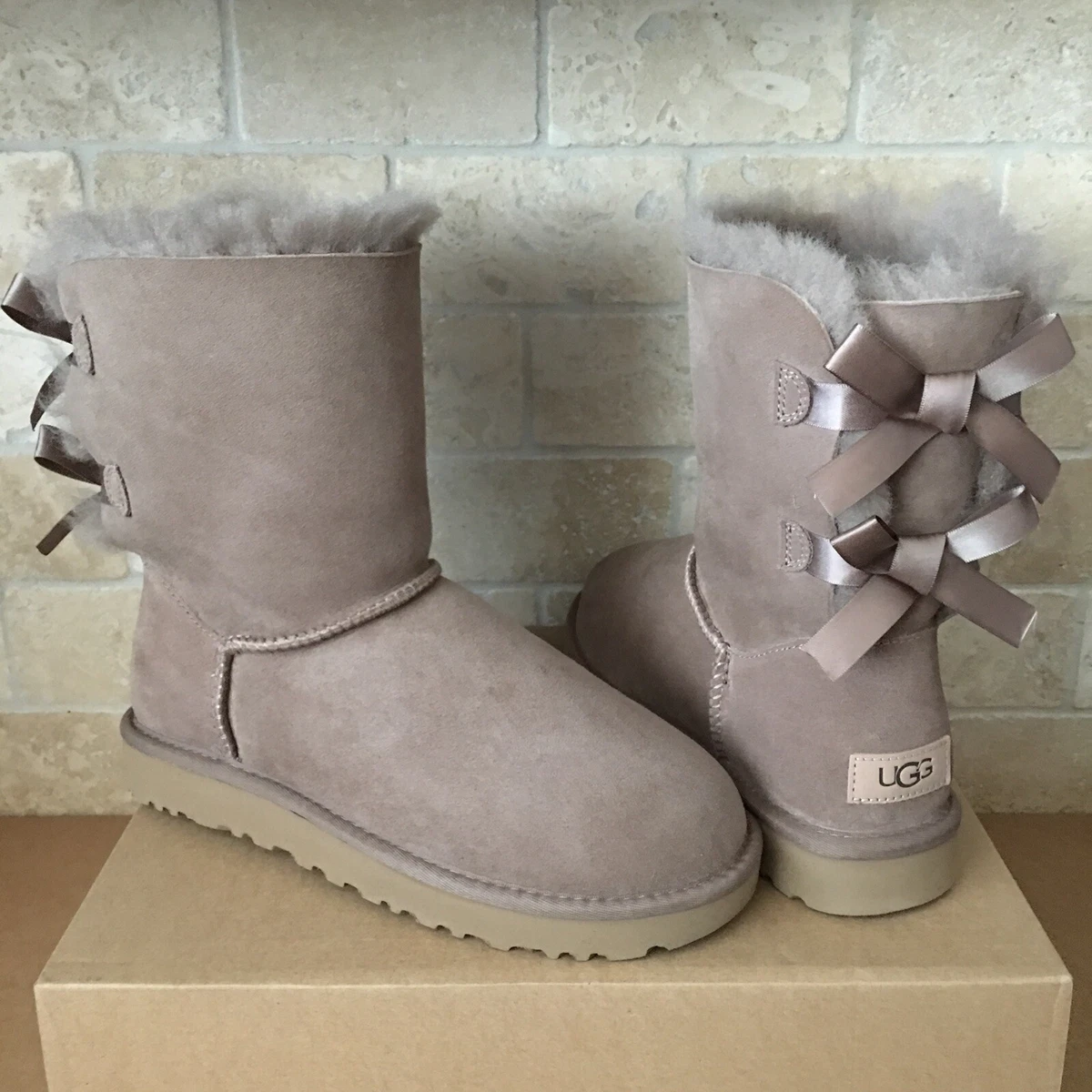 UGG SHORT BAILEY BOW II CARIBOU WATER-RESISTANT SUEDE BOOTS SIZE US 12  WOMEN