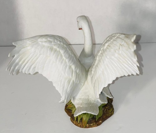 1987 Home Interiors& Gifts Masterpiece Porcelain WHITE SWAN Figurine HOMCO - Picture 5 of 9