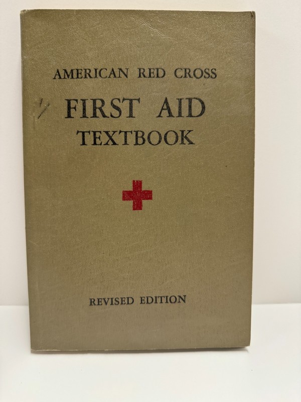 VINTAGE 1945 AMERICAN RED CROSS FIRST AID TEXTBOOK Revised Edition