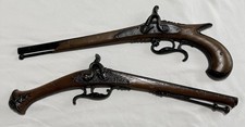 Vintage Sexton Metal Flintlock Dueling Pistol Wall Decor Set Of 2 Made In USA