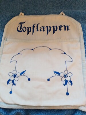 Alte Küchenwäsche, Tasche für Topflappen, weiß, blau bestickt