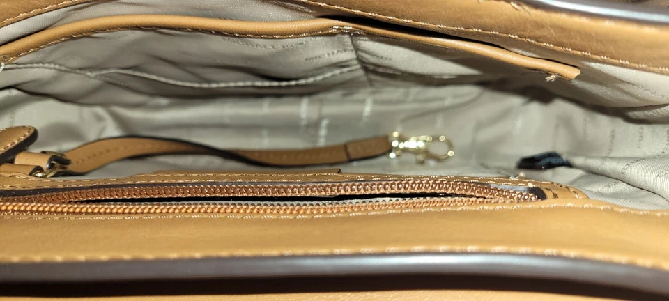 Седельная сумка Michael Kors Delfina - Изображение 3 из 3