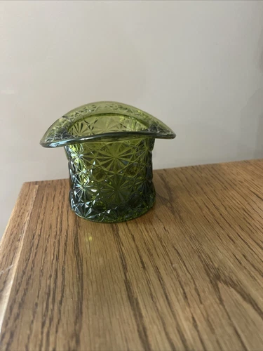Vintage Fenton Top Hat Daisy Button Avocado Green Pressed Glass Vase 3.5" In R24