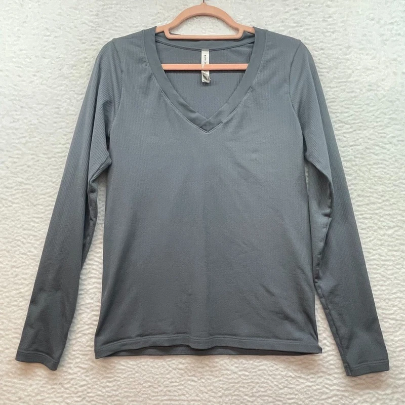 athleta renew seamless v neck gym workout performance shirt