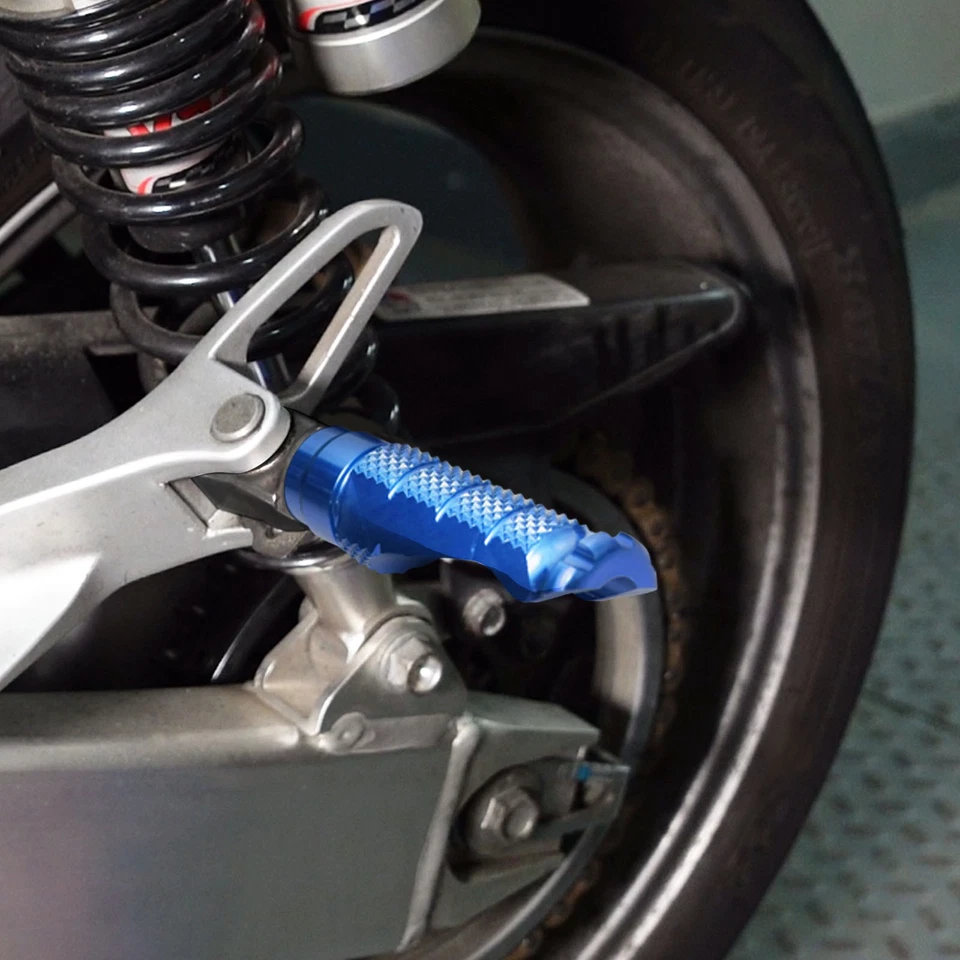 R-FIGHT Blue Rear Foot Pegs For Suzuki GSXR 600 01 02 03 04 05 Foto 2 de 4