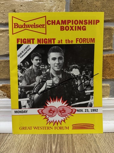 OSCAR DE LA HOYA 1992 SIGNED AUTO PRO DEBUT OFFICIAL ONSITE BOXING PROGRAM RARE!