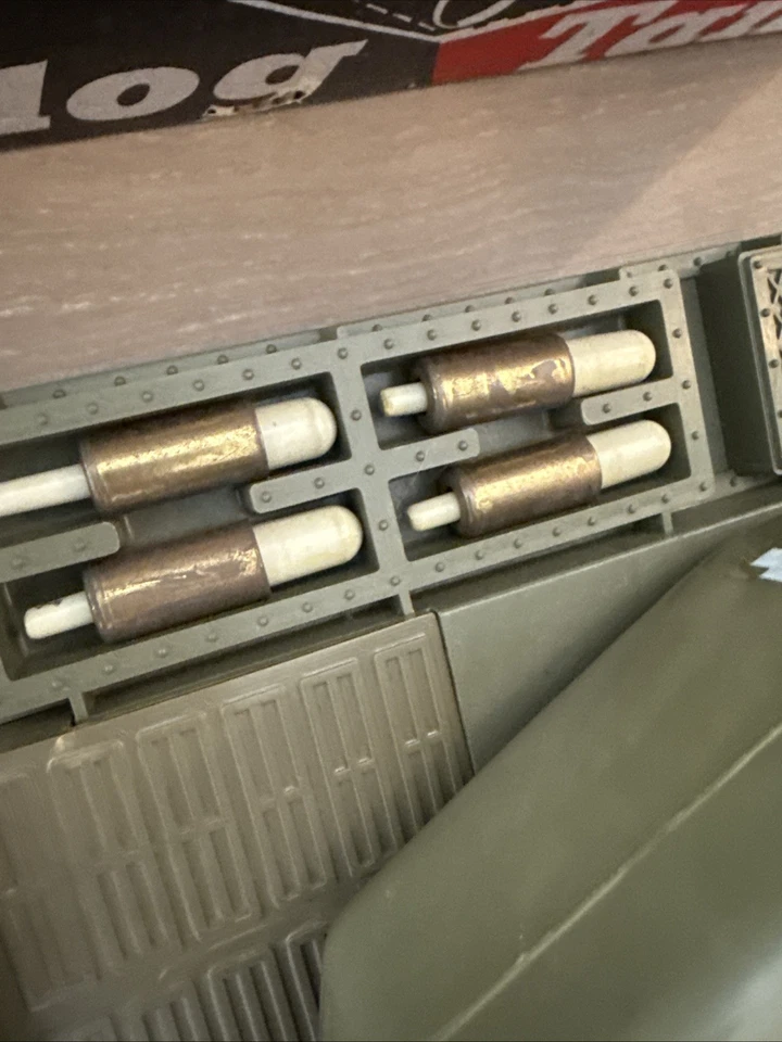 Tanque Bulldog del Ejército de Estados Unidos RARO de colección de Remco con caja original completa Foto 4 de 4