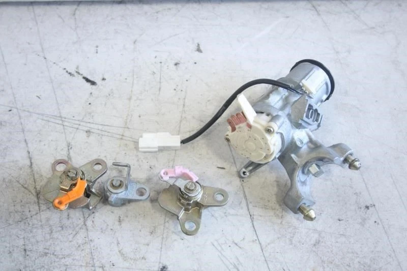 Toyota MR2 Spyder 2000 interruptor de encendido con 3 cilindros de bloqueo Foto 2 de 4