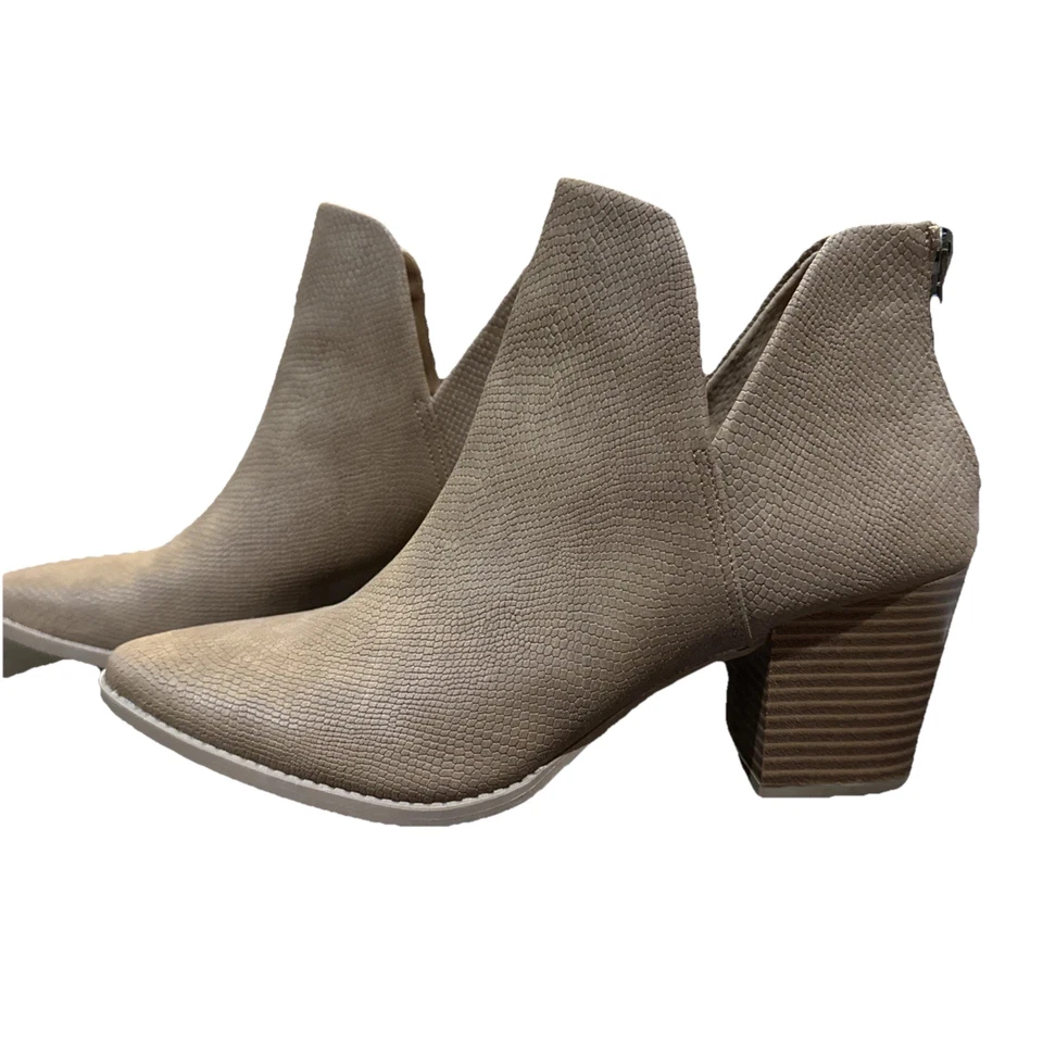 Sun + Stone Eliza’s Brown Textured Ankle Boots Size 8.5 Women’s Pre Owned - Image 2 of 4