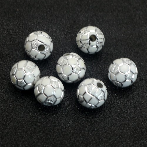 100 White Sparkling Silver Football Soccer Pattern Acrylic Round Beads 10mm Funn - Picture 2 of 8