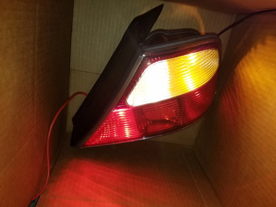 Luz trasera derecha pasajero Jaguar XJ8 1998 1999 2000 2001 2002 2003 VANDEN PLAS Foto 3 de 4