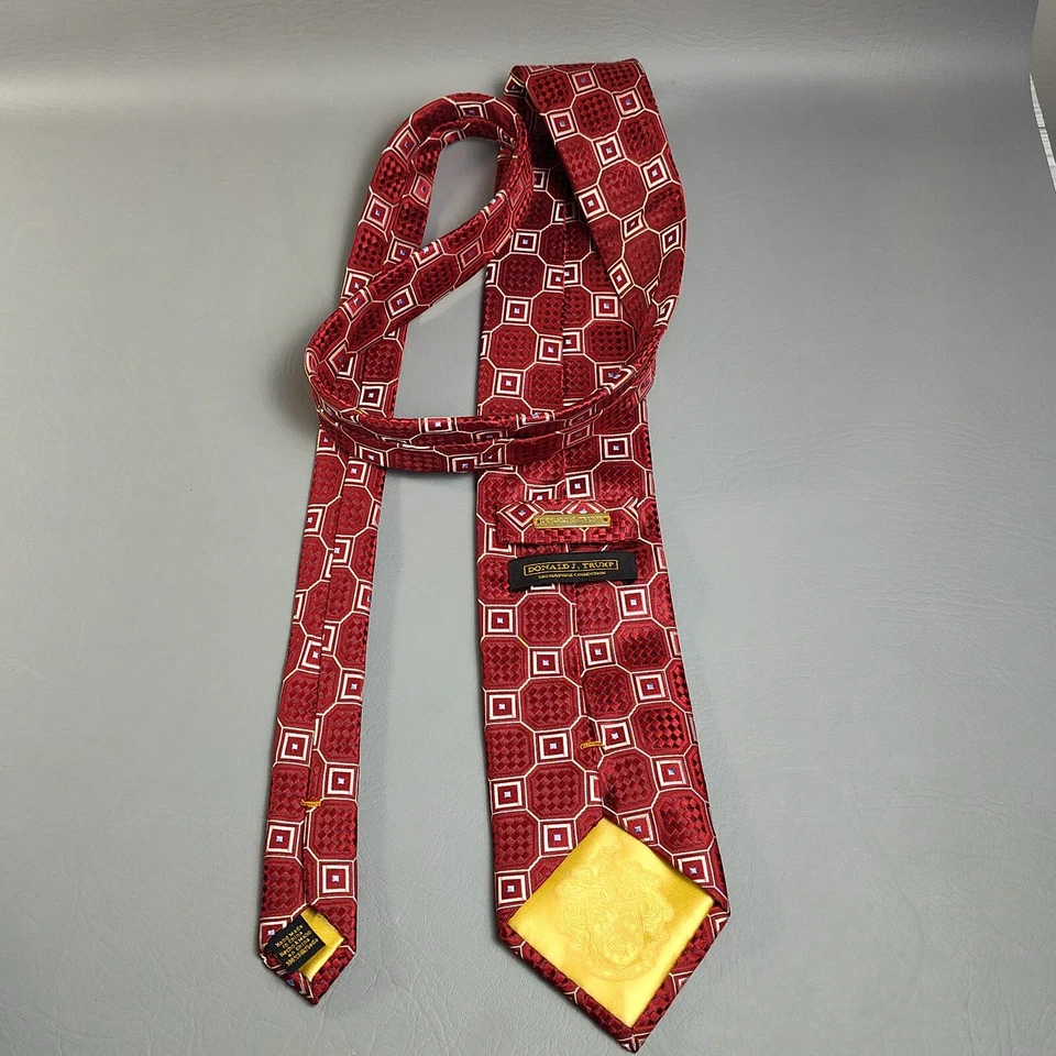 "Corbata para hombre Donald J Trump Signature Collection roja geométrica seda hecha a mano 60""" Foto 3 de 4