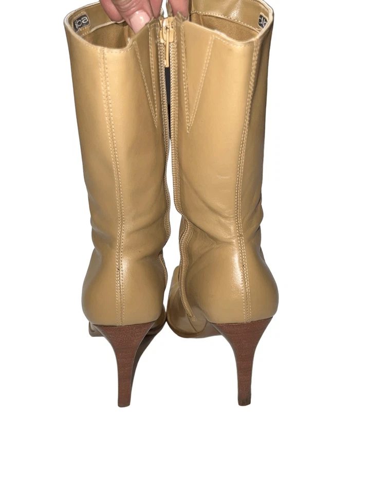 Botas de salto alto Diba bronzeado camelo meia panturrilha biqueira pontuda zíper lateral vintage retrô mod - Imagem 4 de 4