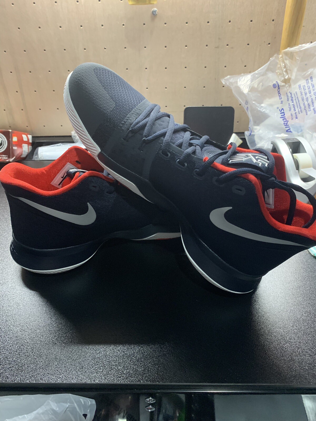 Nike Kyrie Irving 3 Samurai Christmas Edition New Without Without Without Box Size 12.5 eee680 Nike Kyrie Irving 3 Samurai Christmas Edition New Without Without Without Box Size 12.5 eee680