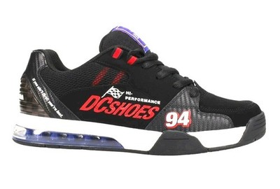 DC SHOES VIELSEITIGE SNEAKER SCHWARZ ROT