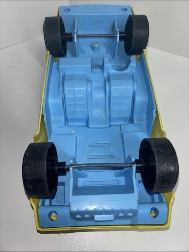 Tootsie Toy Lamborghini Countach 10” Yellow & Blue Plastic Car 1980’s USA - Picture 10 of 10