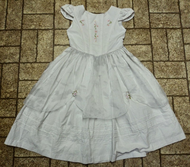 Girl's Easter Dress w/ Embroidered Flowers. Sz. 6X. Pretty!