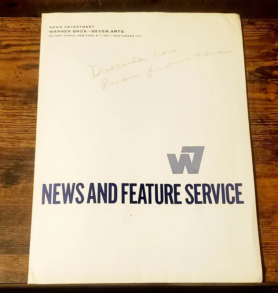 1968 "Drácula ha resucitado de la tumba" Christopher Lee Kit de prensa de película original Foto 3 de 4