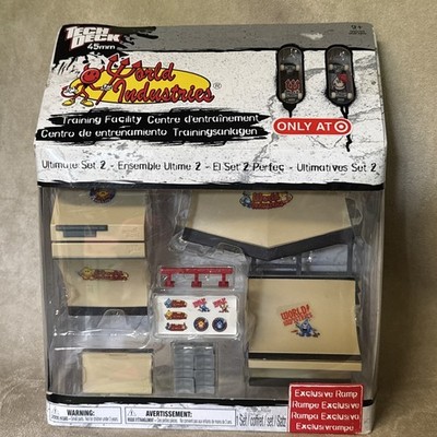 Vintage Tech Deck 45mm Mini Boards   World Industries Training Facility Set |