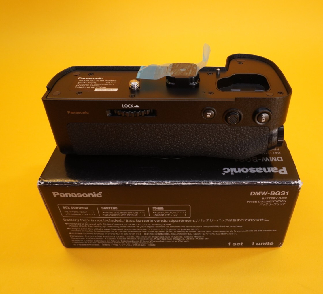 Panasonic DMW-BGS1 Battery Vertical Grip for LUMIX S1, S1R