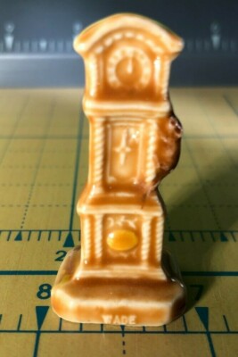 Wade Red Rose Tea Figurines, Hickory Dickory Dock, Canadian Exclusive
