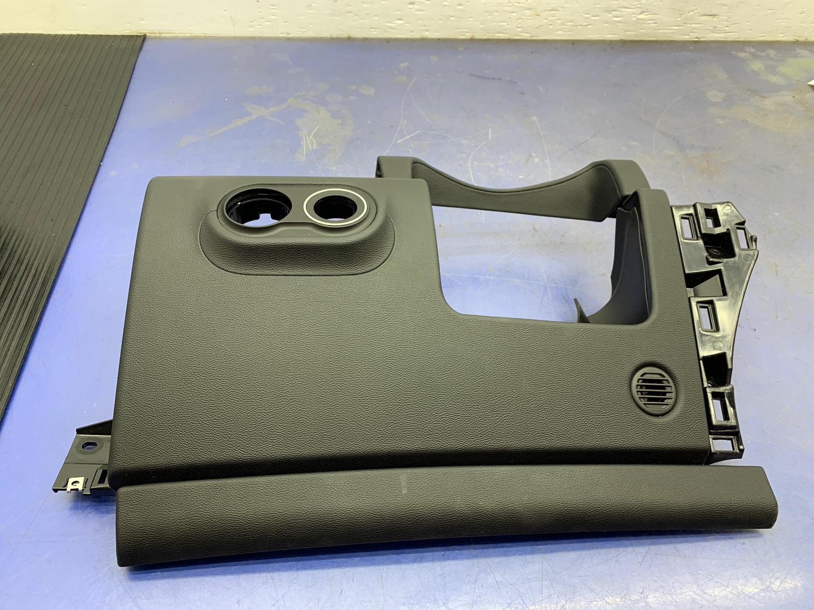 2017 - 2020 MASERATI LEVANTE OEM LEFT LOWER DASH TRIM COVER | BLACK 670043350