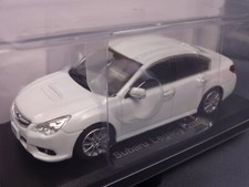 Subaru Legacy 2010 White 1/43 Scale Box Mini ...