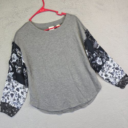 Daytrip Shirt Womens XS Gray Pieced Scoop Neck Floral Print Sleeve Boho Knit NWT