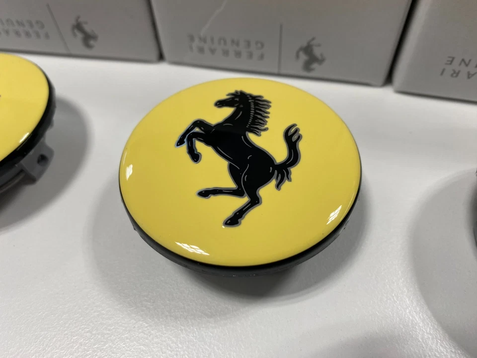 Juego de 4 tapas centrales de aleación originales Ferrari 550 Maranello #340066 55059092  Foto 4 de 4