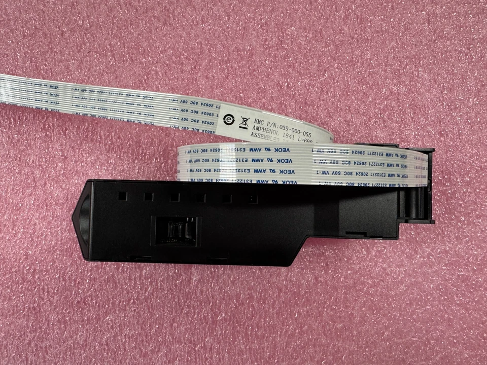 Dell EMC Isilon H500 A200 Control Pannel w/Cable 039-000-055 - Image 2 of 4