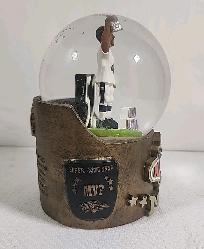 Globo de nieve Ray Lewis Super Bowl XXXV MVP de Forever Collectibles Foto 3 de 4