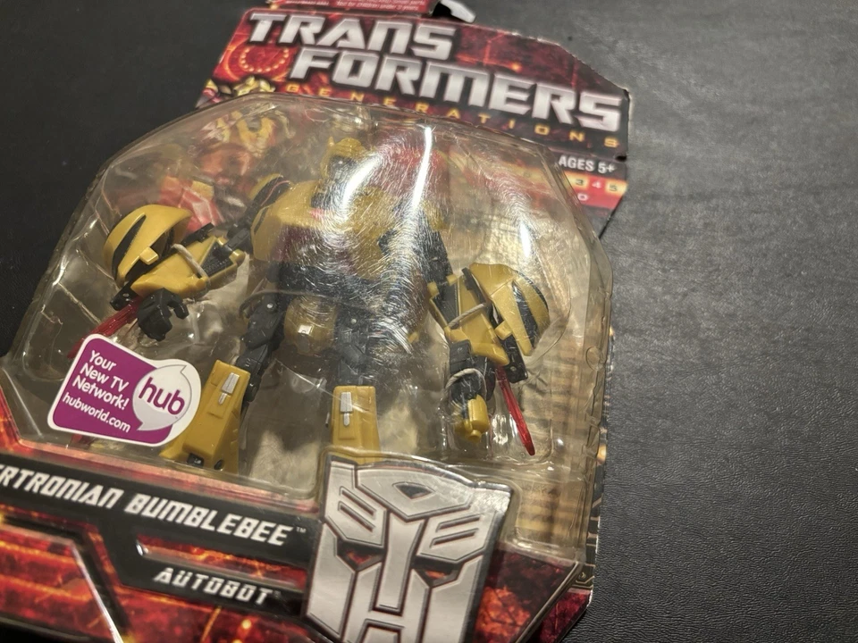 Transformers Generations Deluxe Cybertronian Bumblebee War For Cybertron 2009 - Image 4 of 4