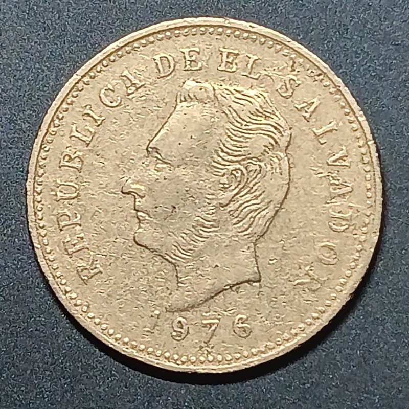 1968 El Salvador 5 Centavos. AU Condition. Fine Details.