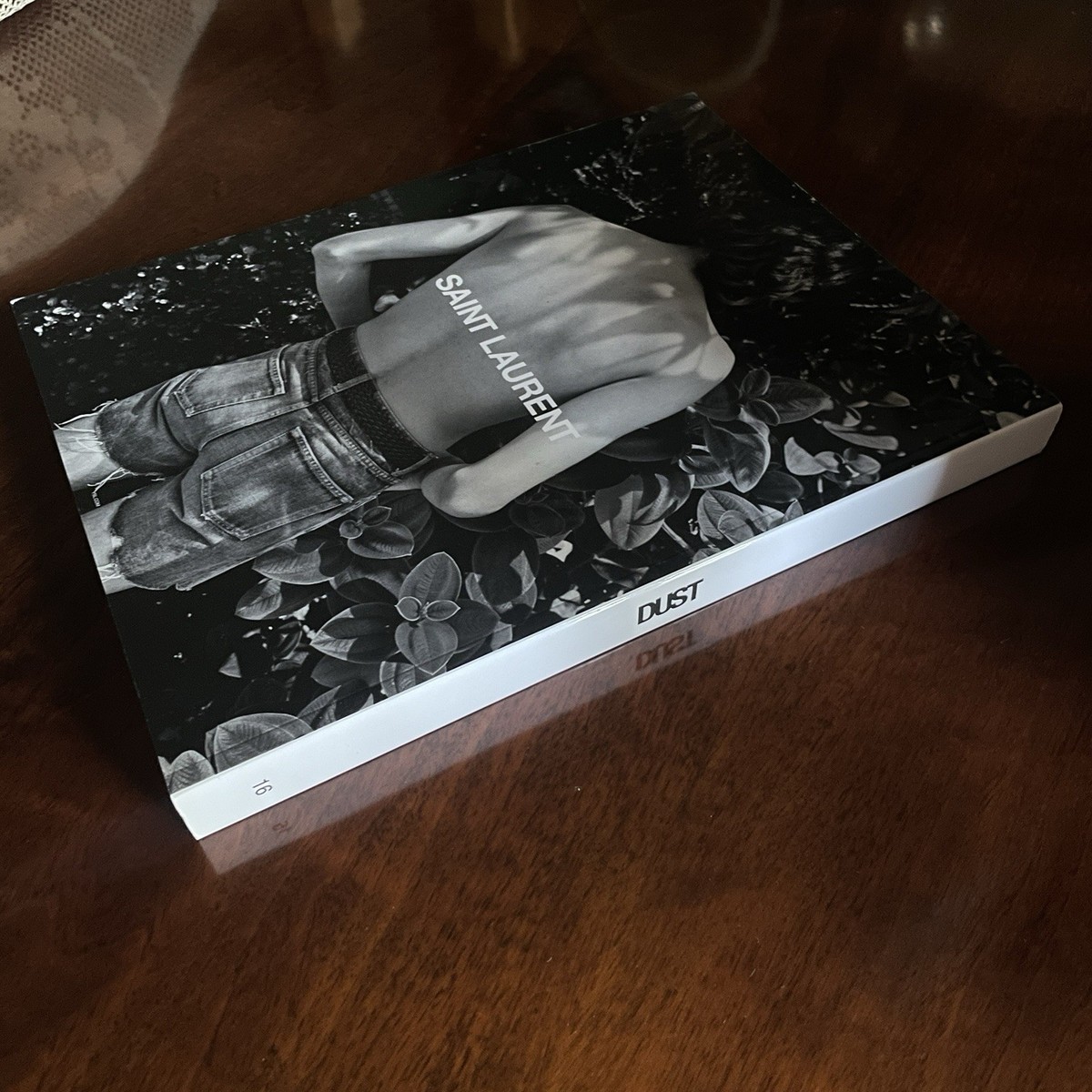 DUST MAGAZINE - ISSUE 16 – / Zen Purienne Tasjaki Saint Laurent