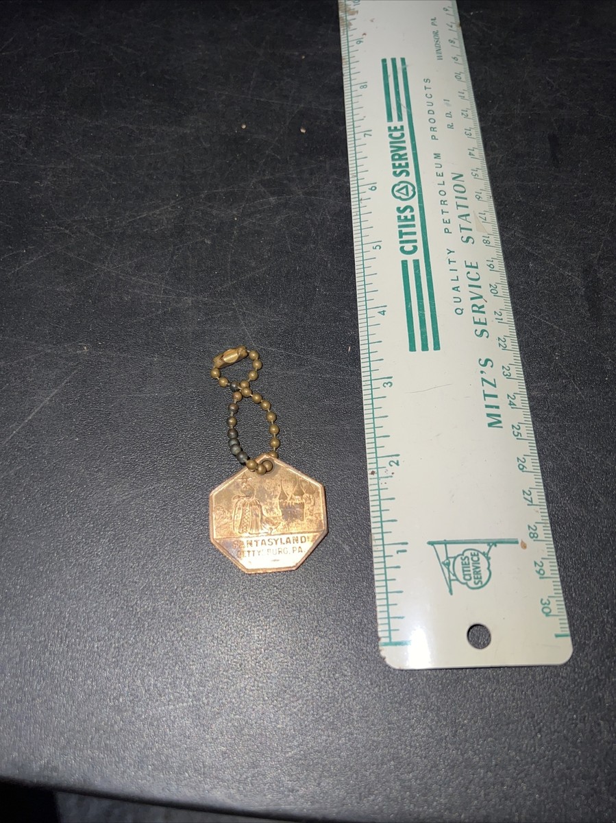 Gettysburg Pa Fantasyland Keychain Good Luck Medallion Defunct Amusement  Park