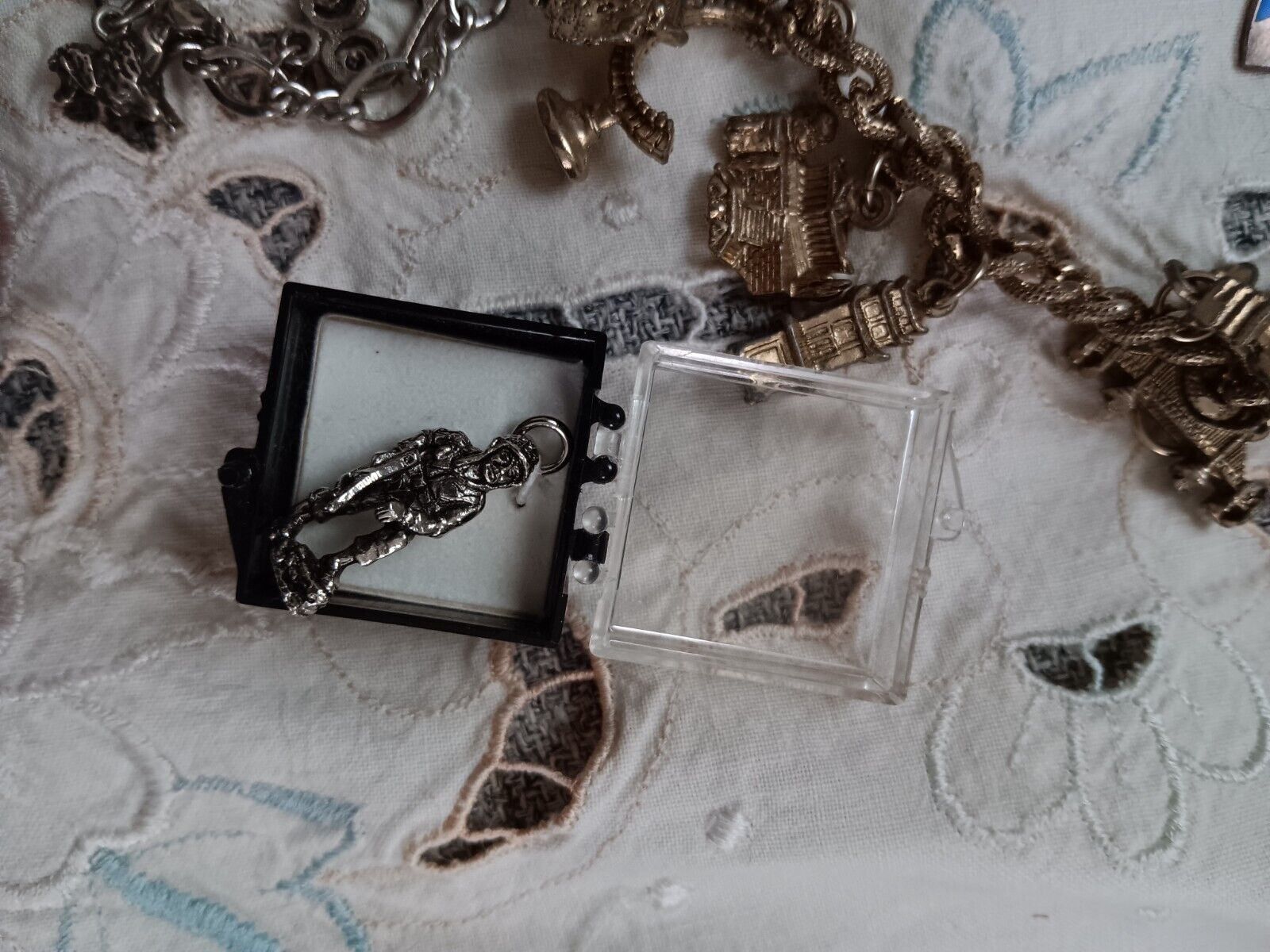 Lot of 5 Vintage collectible travel charm bracele… - image 18