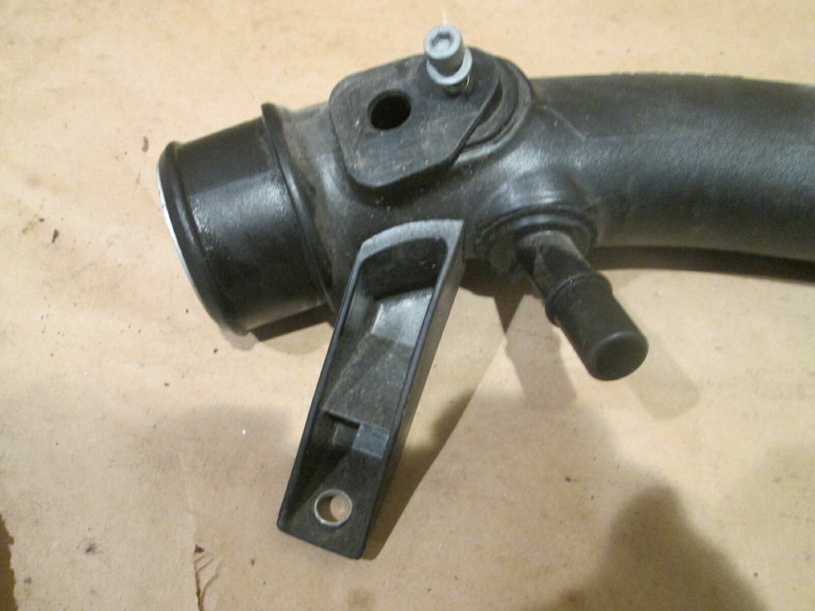 Ferrari 488 - RH Pipe From Intercooler To Throttle Body P/N 322654